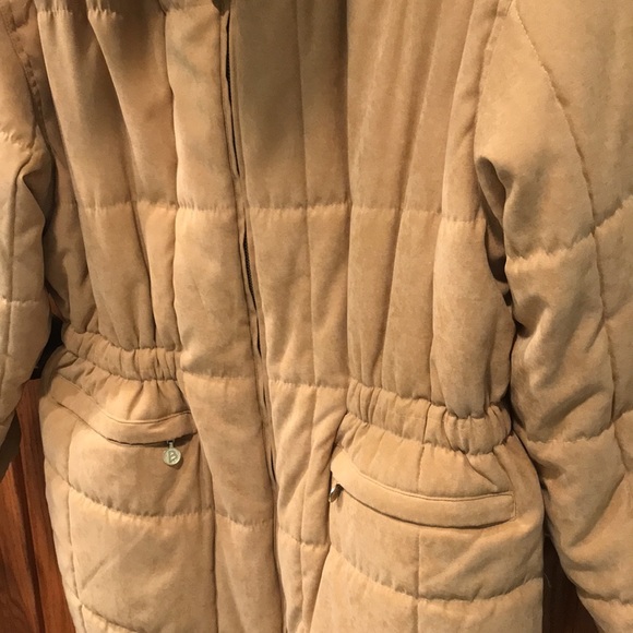 Bernardo Faux Leopard Print Reversible Jacket - Picture 6 of 6